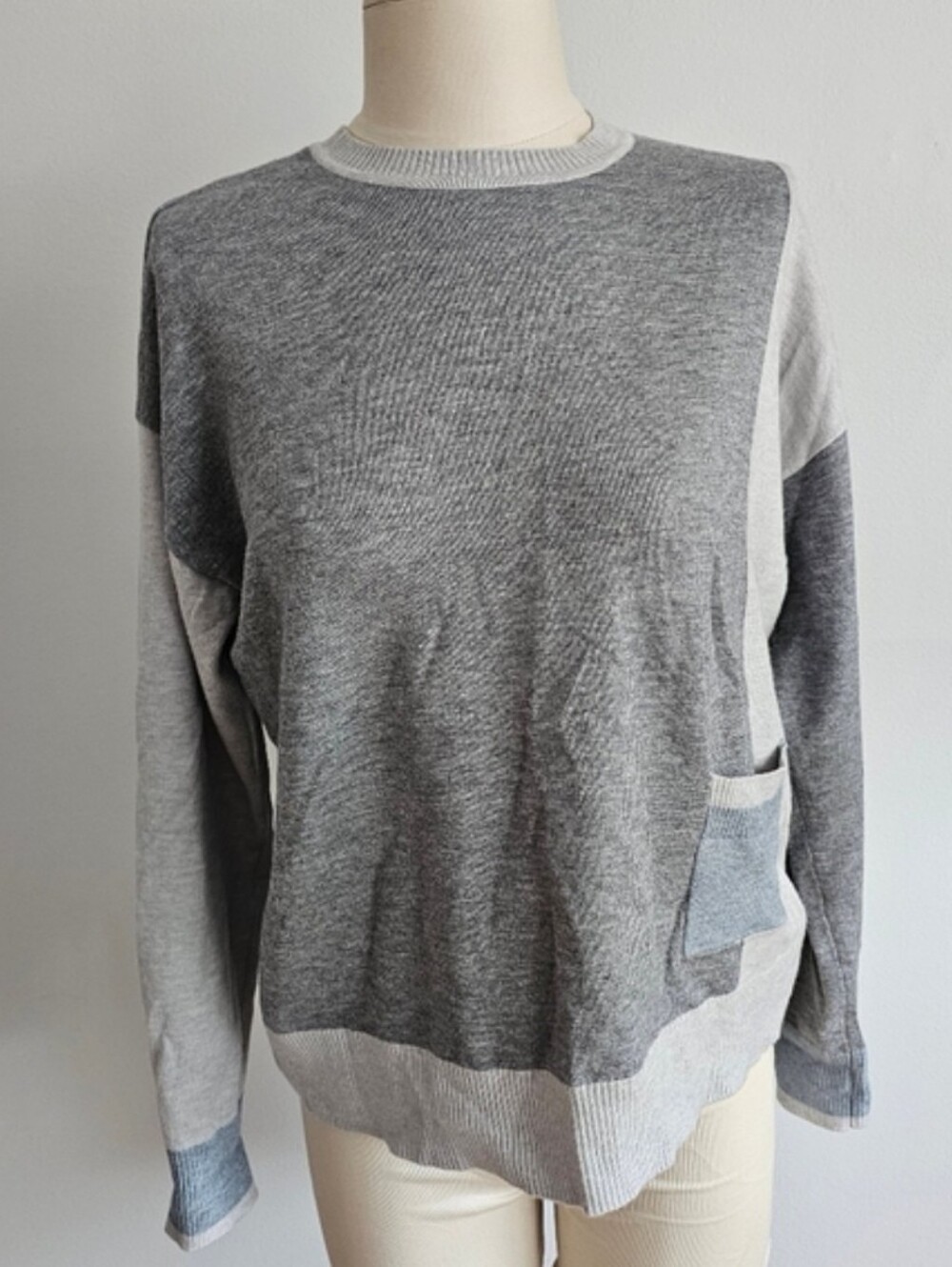 Gray Colorblock Crewneck Sweater - Unbranded